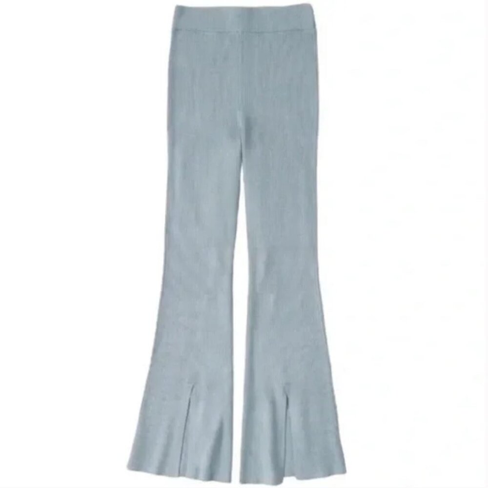 NWT Abercrombie & Fitch | Blue Ribbed Kick Flare High Rise Sweater Pants Medium